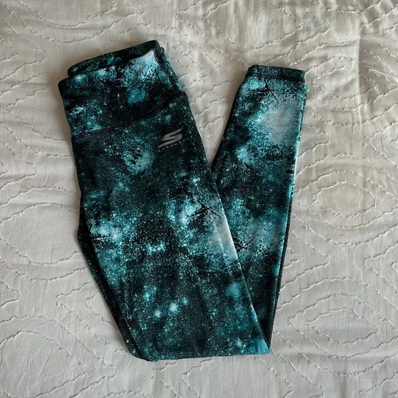Assorted workout leggings bundle - Picture 2 of 13